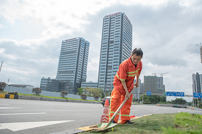 创建文明城市 城市道路清扫保洁从我开始