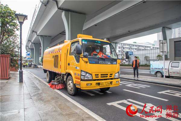 武汉汉阳环卫组建 商圈保洁队 加强商圈清洁消杀力度