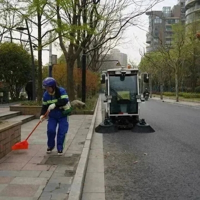 清扫车环卫清洁车价格 无人驾驶道路清扫车“上岗”!“五段式”高标准保洁助力“苏河半马”开跑→